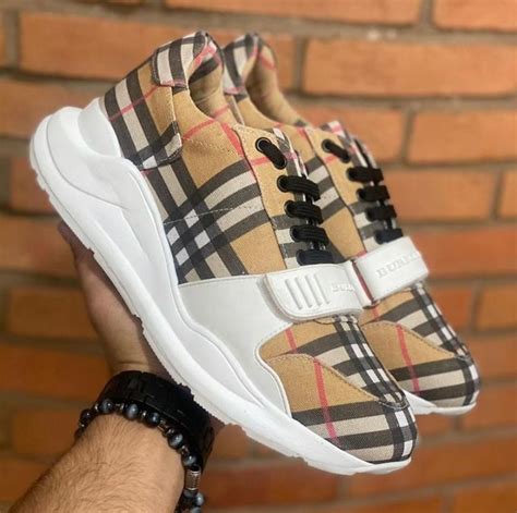 Tenis de Burberry 